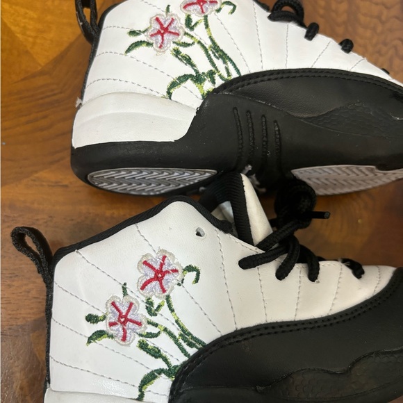 Nike Jordan's Size 8 - Picture 6 of 9